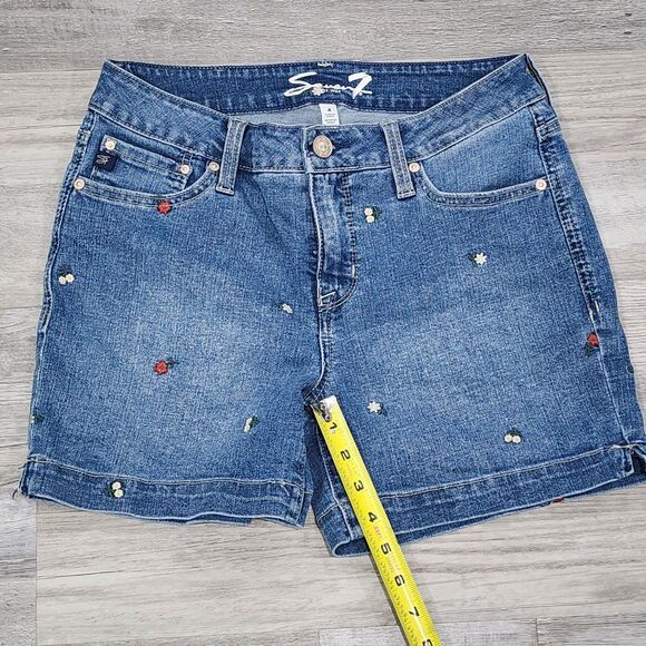 Seven7 Shorts Women’s  Blue Denim Weekend Short Embroidered Floral Sizes 4 - Picture 3 of 10